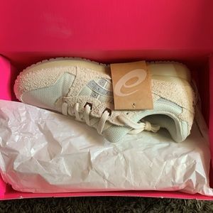 New ASICS PLEASURES.